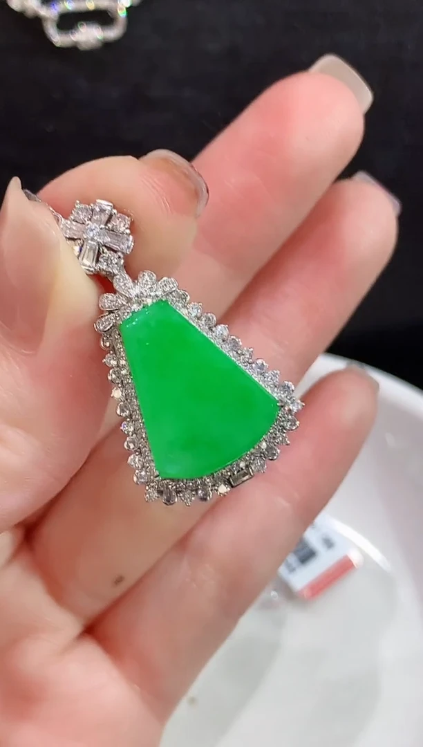 吊坠(不含链)18K金镶嵌翡翠WXY多样性发其一