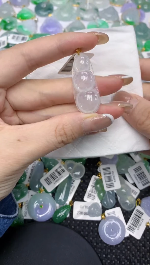 颈饰18K金镶嵌翡翠11111111