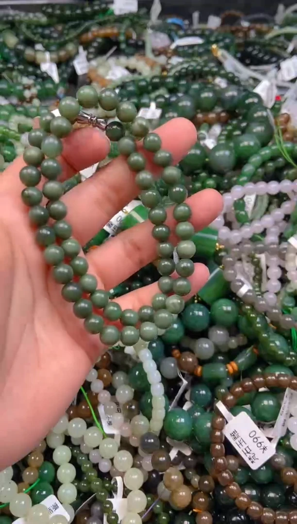 和田玉未镶嵌颈饰1