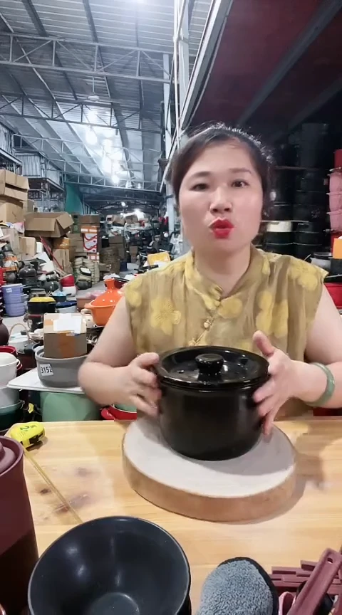 723瑕疵1.2黑锅带盖。。