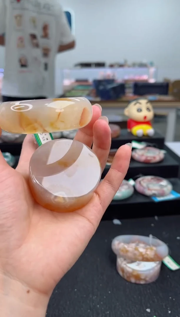 石英质玉手镯未镶嵌53圈口（赠品镯心）3600015