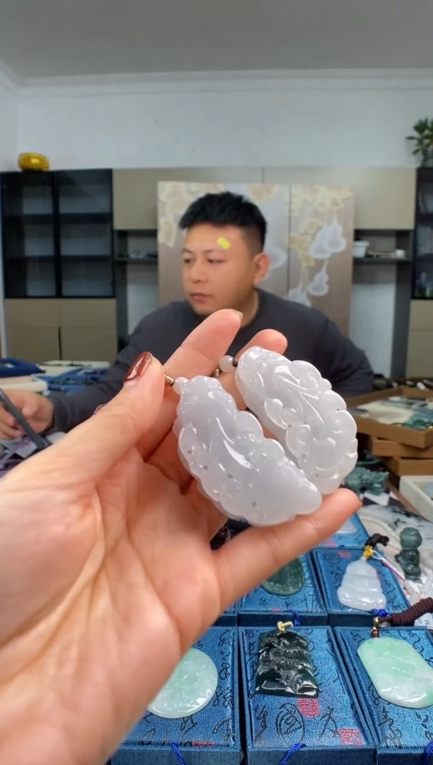 颈饰未镶嵌翡翠多样性发其一