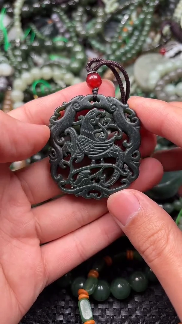 颈饰未镶嵌和田玉1