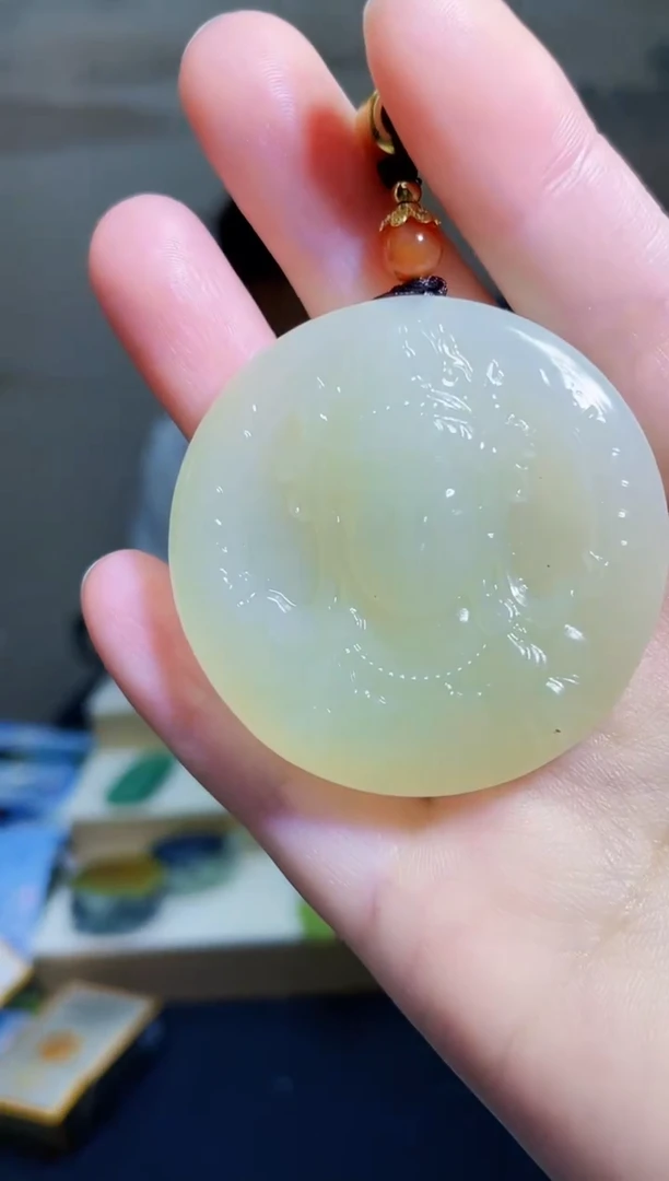 和田玉未镶嵌颈饰1