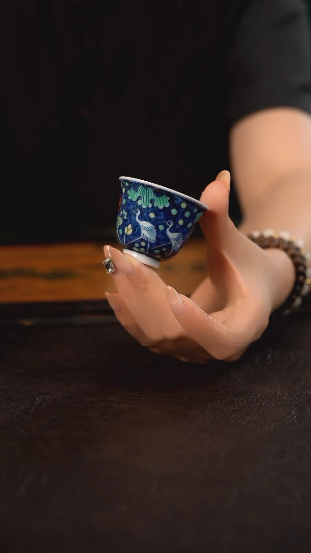 杯云霞珍藏斗彩蓝地鹭鹭莲升铃铛杯