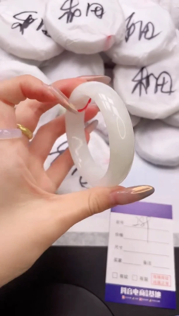 【闪购商品】和田玉手镯未镶嵌16K289-56