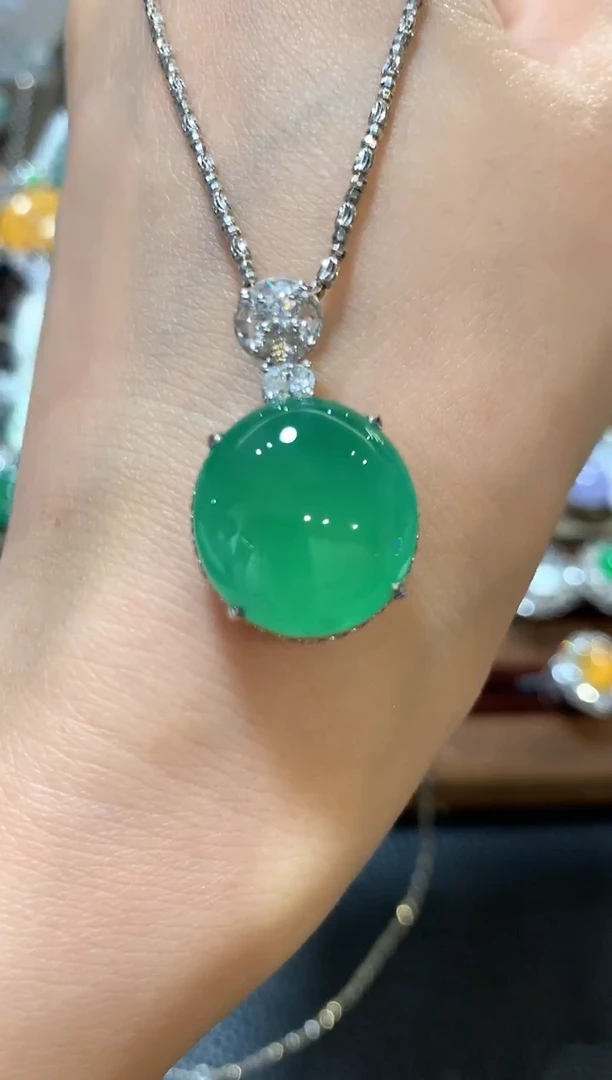 吊坠(不含链)18K金镶嵌翡翠兔*?v47