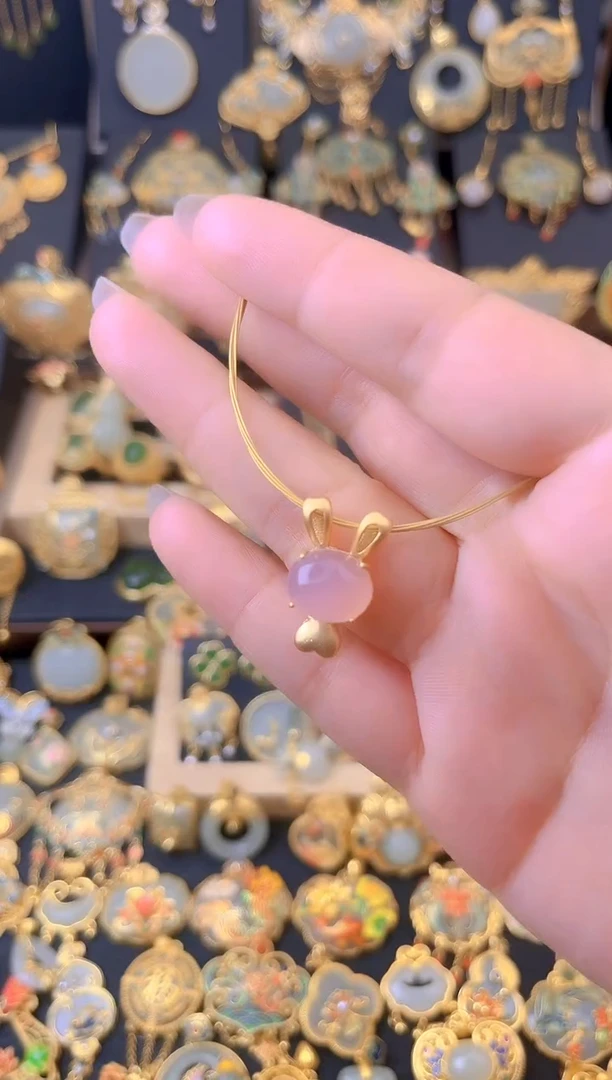 玛瑙/玉髓颈饰合金小兔子吊坠