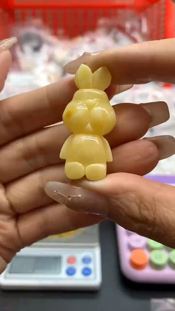 未镶嵌琥珀珠宝奇石354