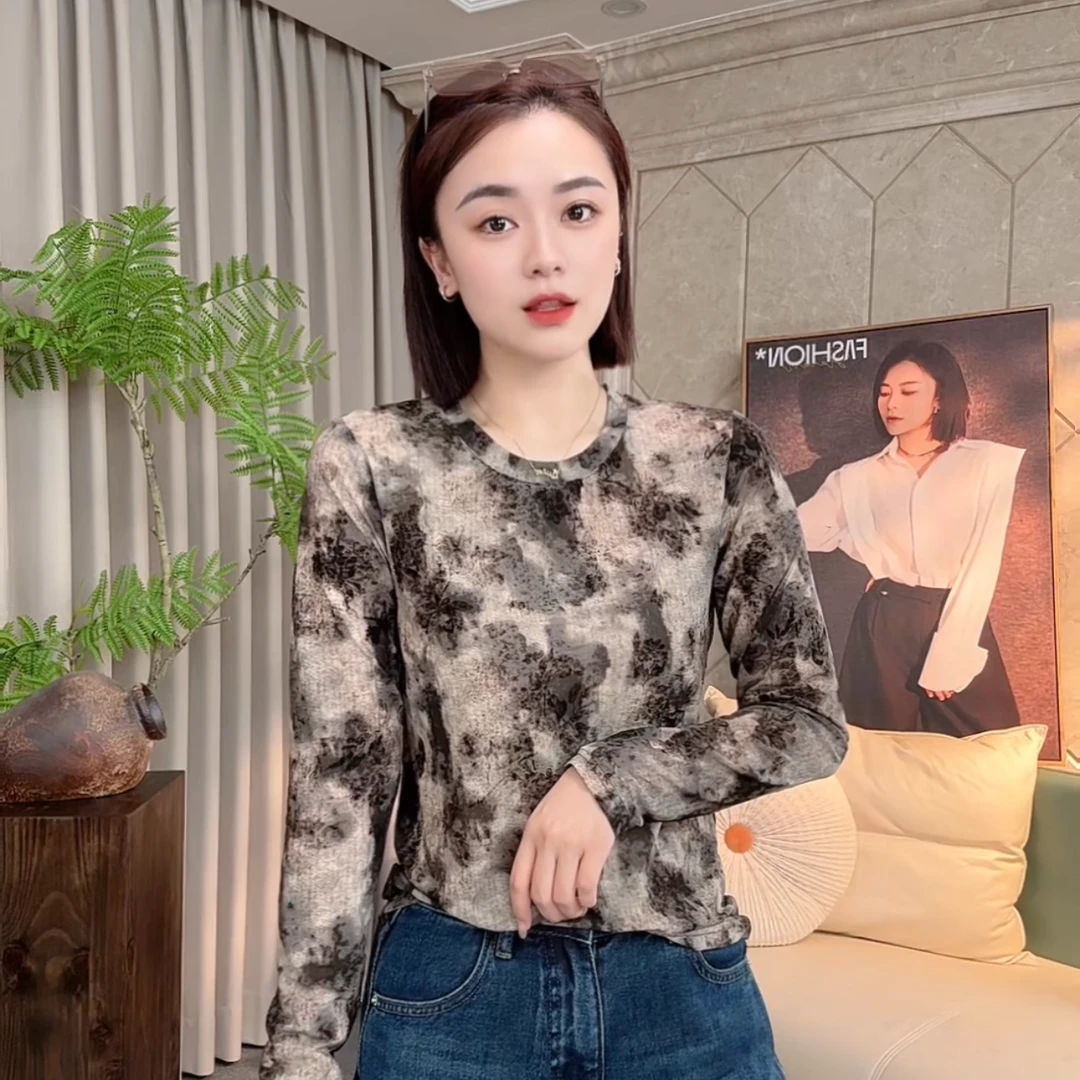 依骊汇早秋圆领设计感时尚百搭长袖显瘦上衣女7797