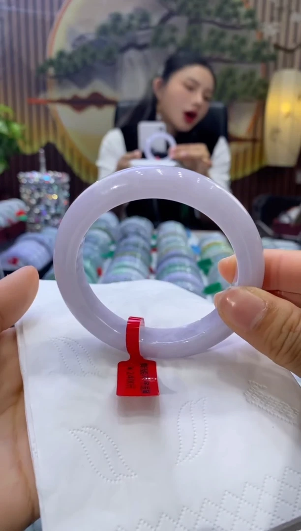 【闪购商品】翡翠手镯未镶嵌多人08709