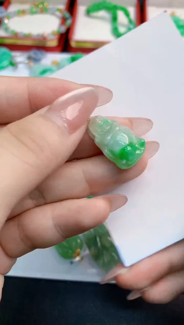 翡翠18K金镶嵌吊坠(不含链)1