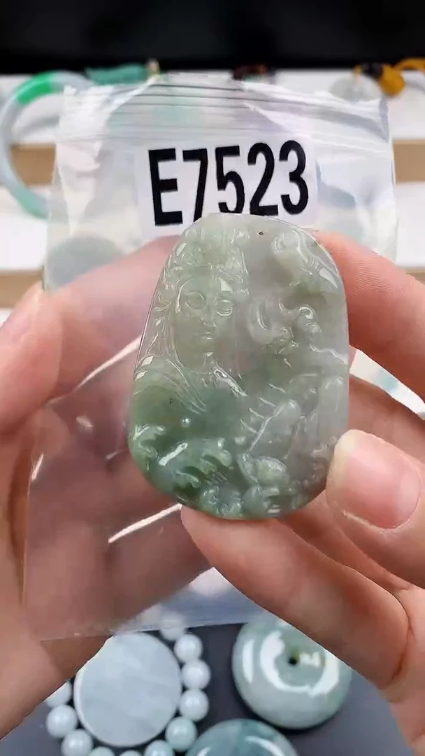 颈饰未镶嵌翡翠天然翡翠吊坠挂件