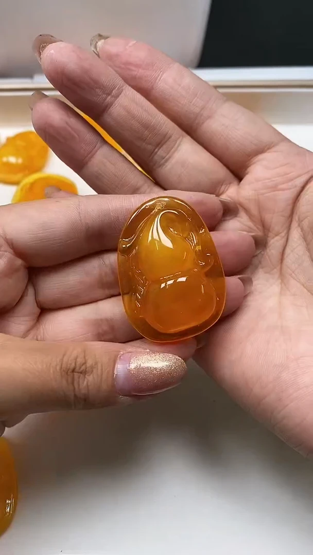 【闪购商品】蜜蜡裸石未镶嵌C823 鸡油黄蜜蜡 葫芦牌1个10元