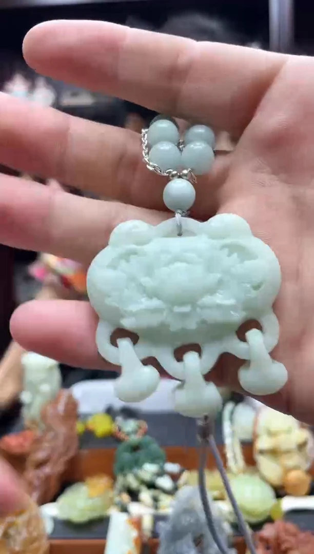 未镶嵌岫玉吊坠·