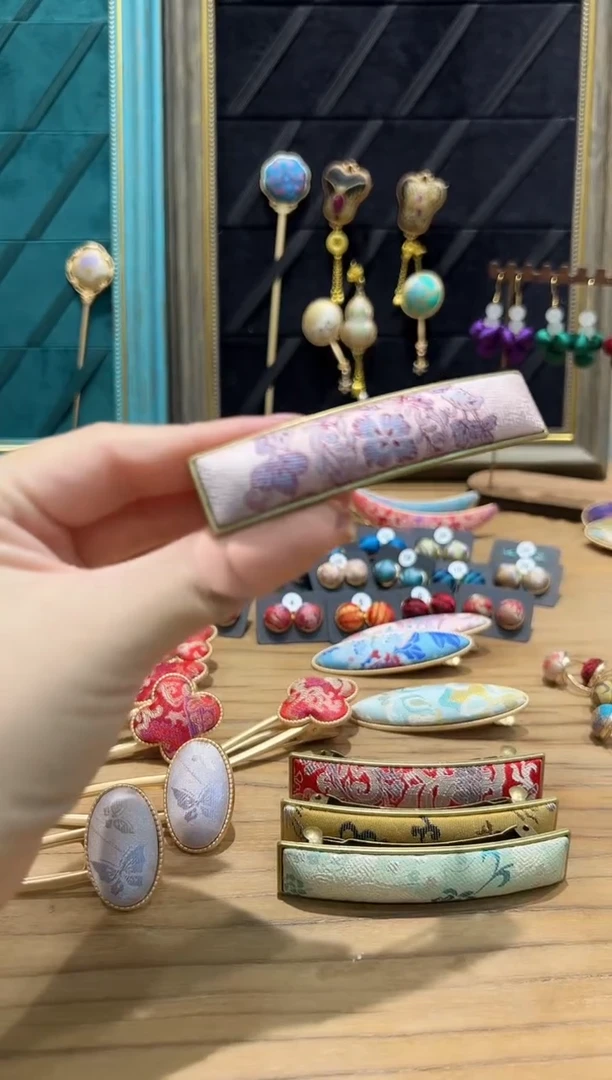 【闪购商品】【一物一拍专车】温柔粉团花长方形发夹