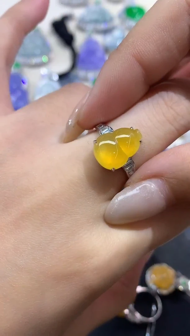 18K金镶嵌戒指翡翠A563|