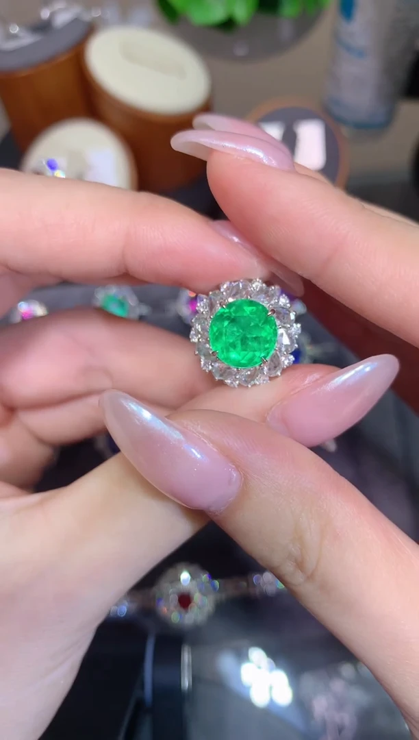祖母绿戒指18K金镶嵌3.64CT