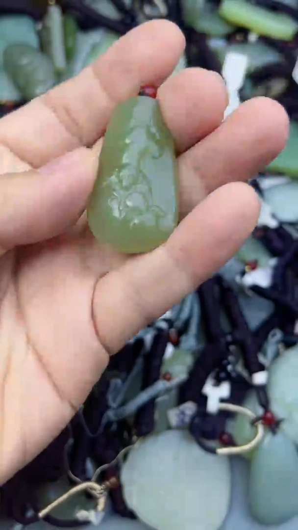 颈饰未镶嵌和田玉多样性发货  拍一发一