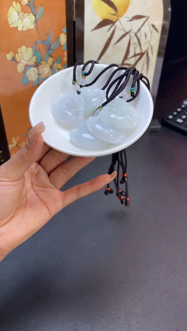 颈饰未镶嵌翡翠佛公W356-25090404A多样性发一