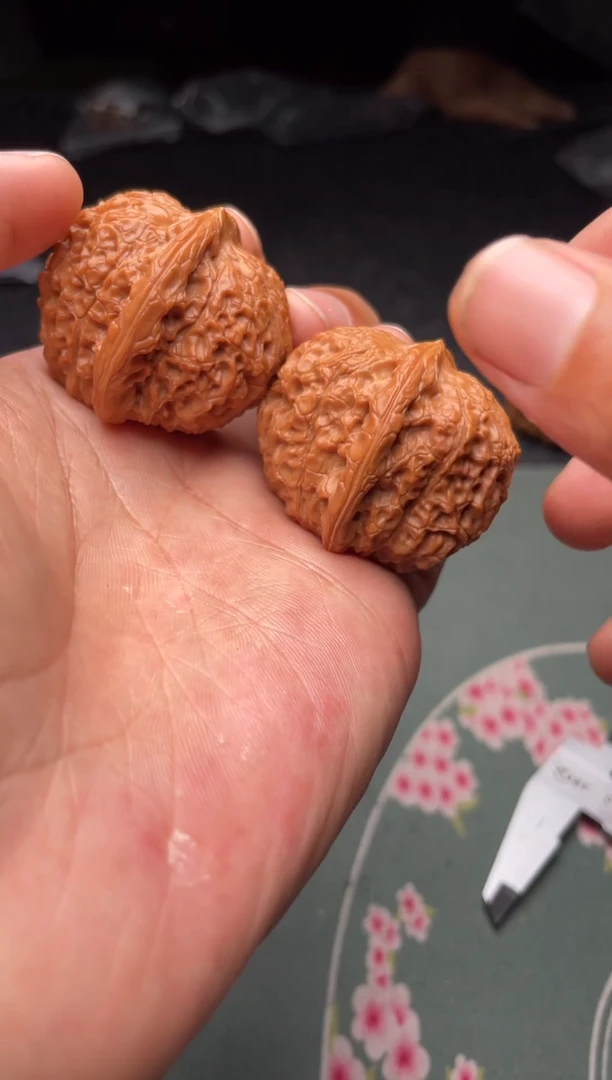 把件文玩核桃a166  血麒麟37尺