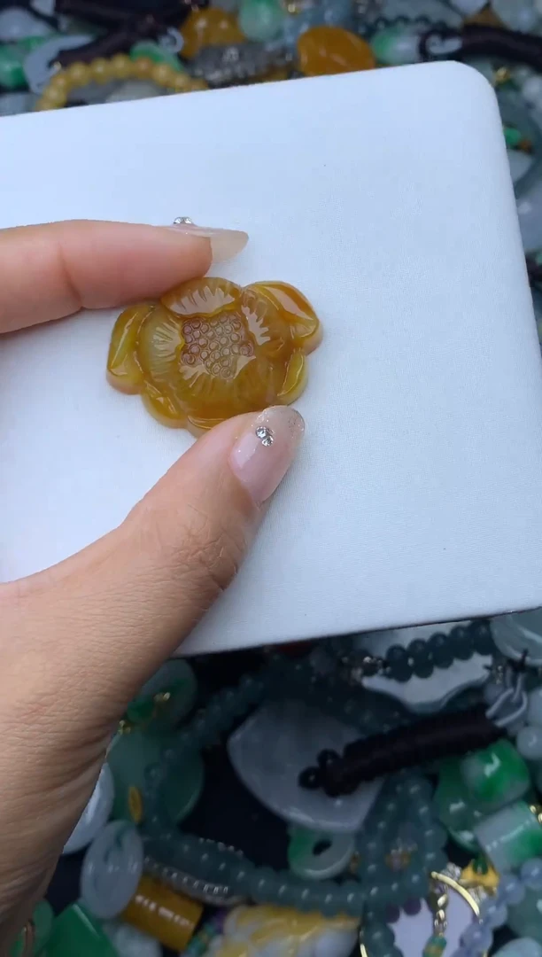 翡翠未镶嵌颈饰天然缅甸翡翠吊坠