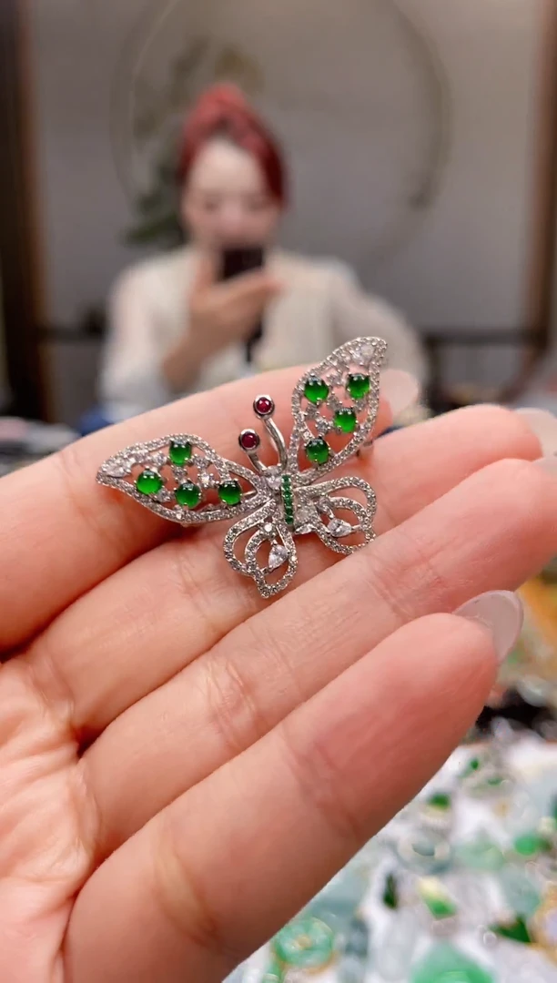 颈饰银S925镶嵌翡翠蝴蝶