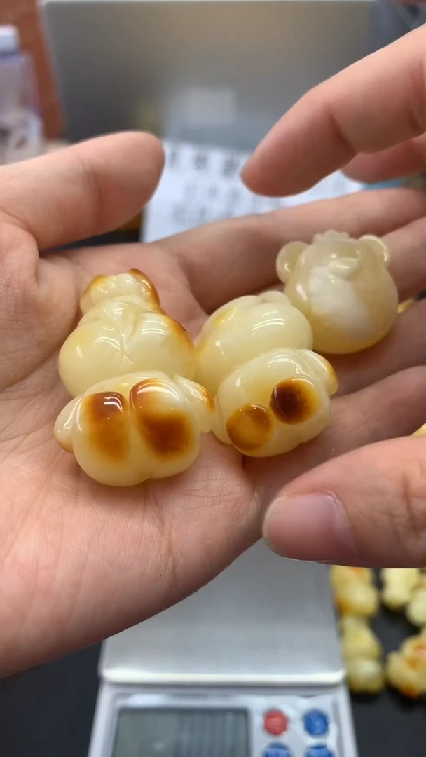 未镶嵌琥珀珠宝奇石2460（8发3