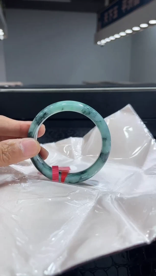 未镶嵌手镯翡翠5