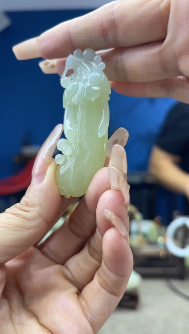 和田玉未镶嵌颈饰1