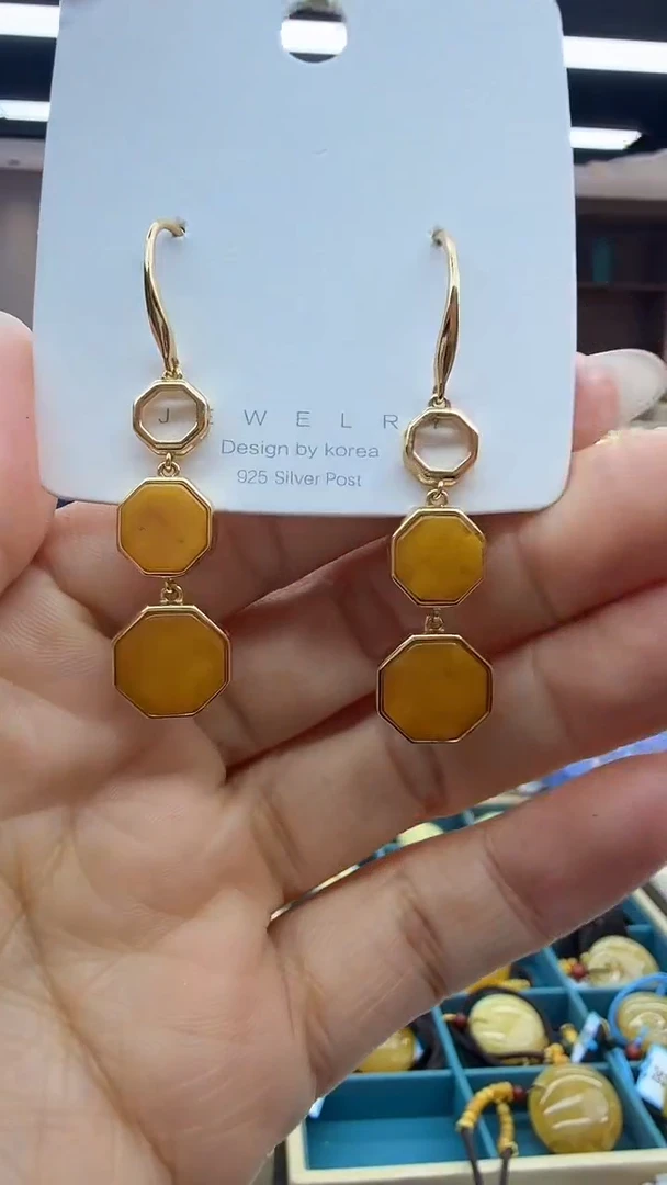 琥珀未镶嵌耳饰167秒拍号 假一罚三