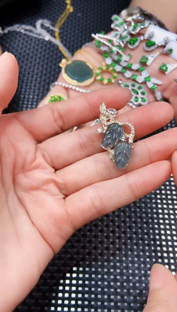 【闪购商品】翡翠吊坠(不含链)未镶嵌11111111