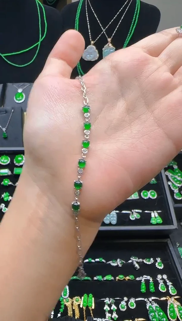 颈饰银S925镶嵌翡翠蛋面手链