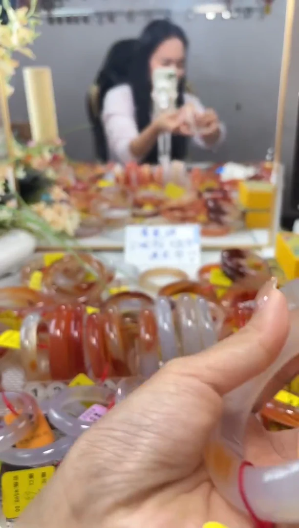 手镯玛瑙/玉髓未镶嵌魏*玲833