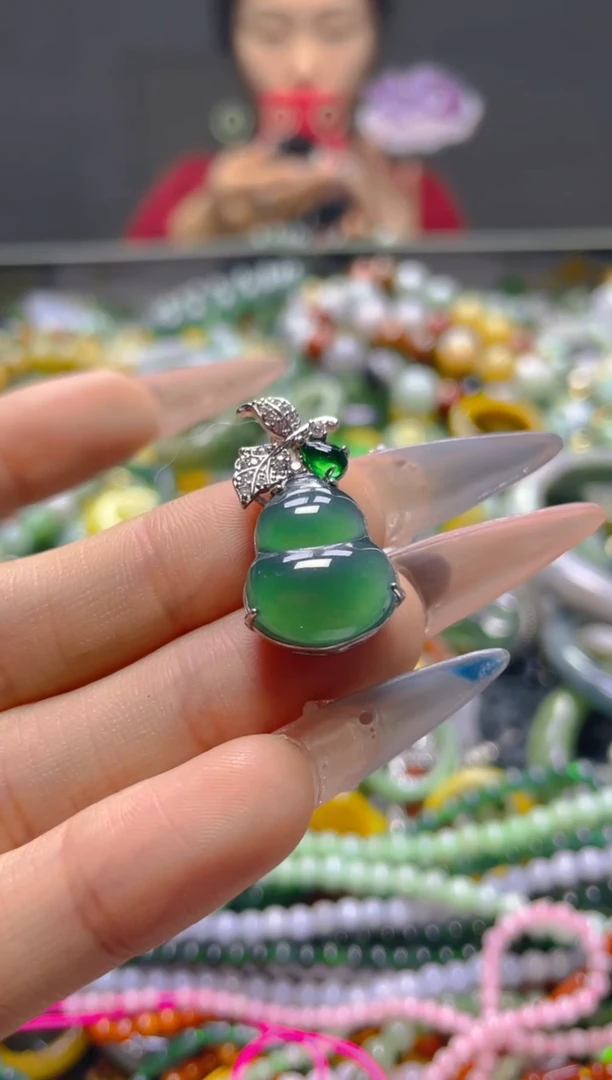 颈饰未镶嵌翡翠/K/翡翠A货，一件也是批发价