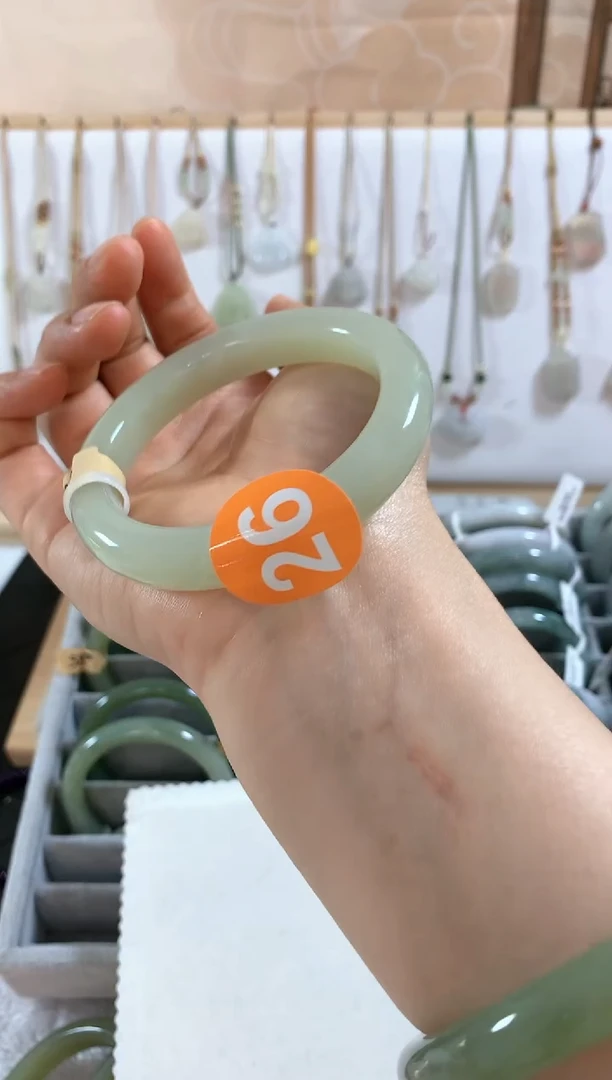 和田玉手镯未镶嵌手镯3