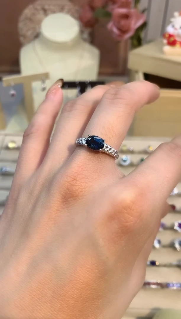 银S925镶嵌戒指托帕石蓝