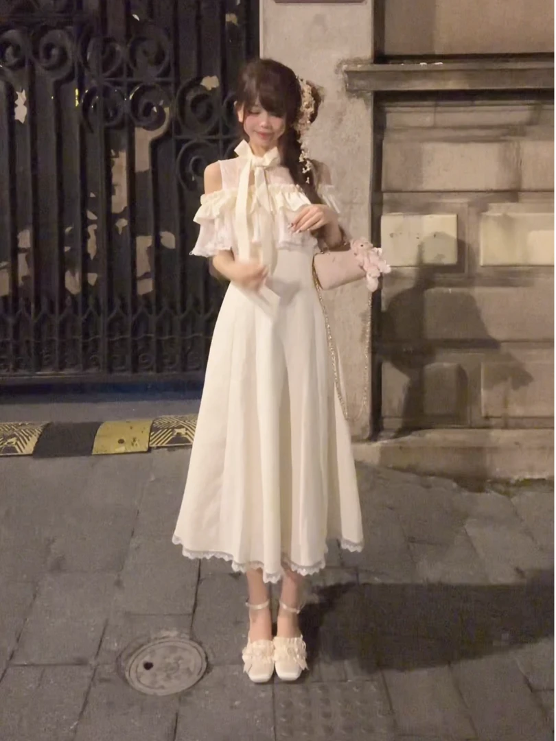 「小鸟自制」“古早清楚系”温柔淑女风露肩清楚系长款连衣裙～