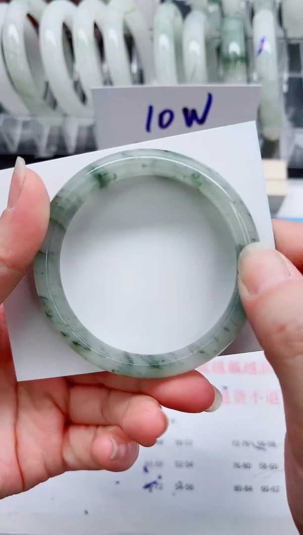 【闪购商品】石英质玉手镯未镶嵌A410-55.1