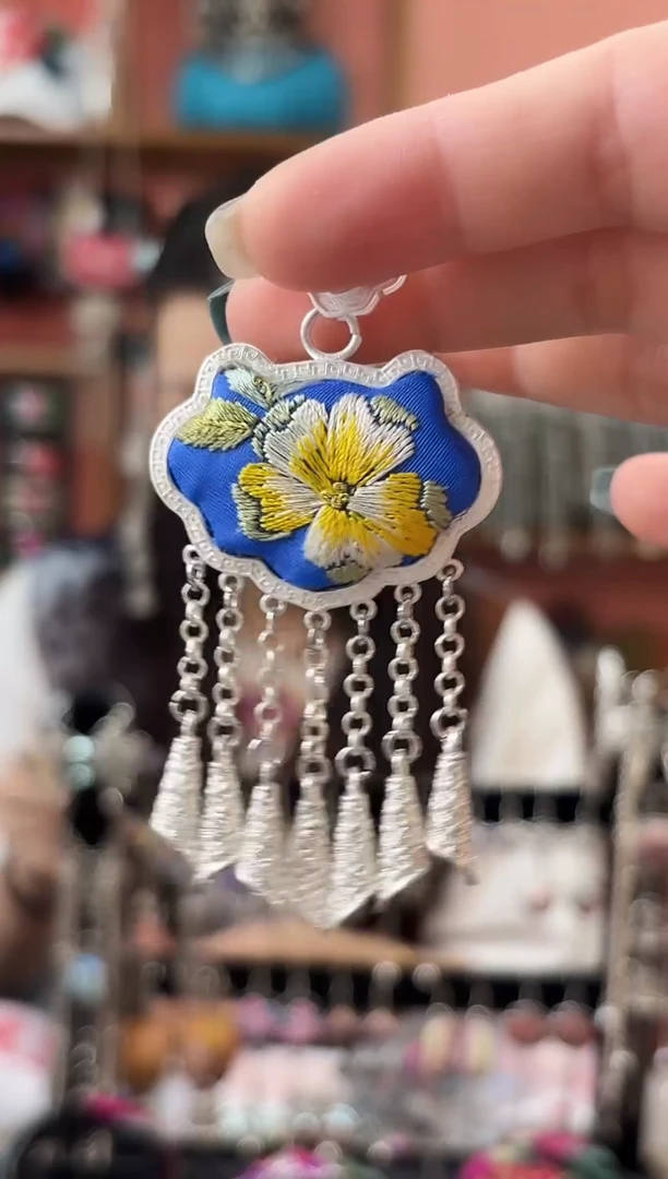 织绣云织谣绣花饰品14