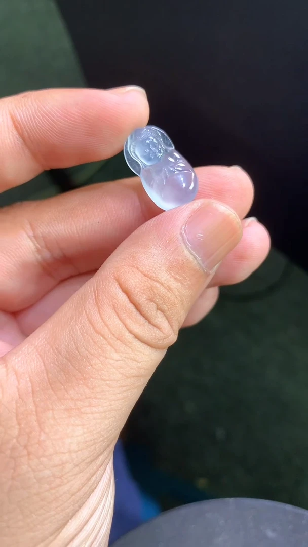 翡翠未镶嵌颈饰宝宝观音
