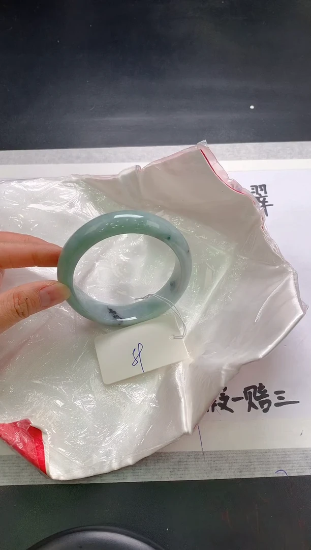 翡翠手镯未镶嵌100