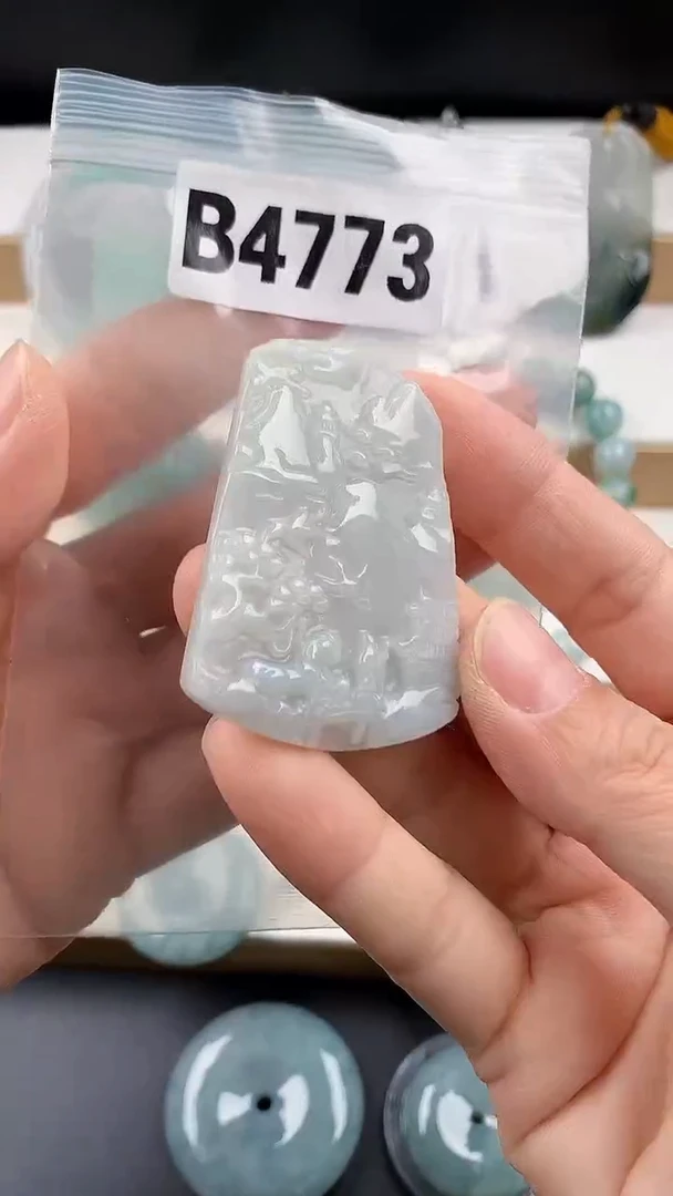 颈饰未镶嵌翡翠天然翡翠吊坠挂件