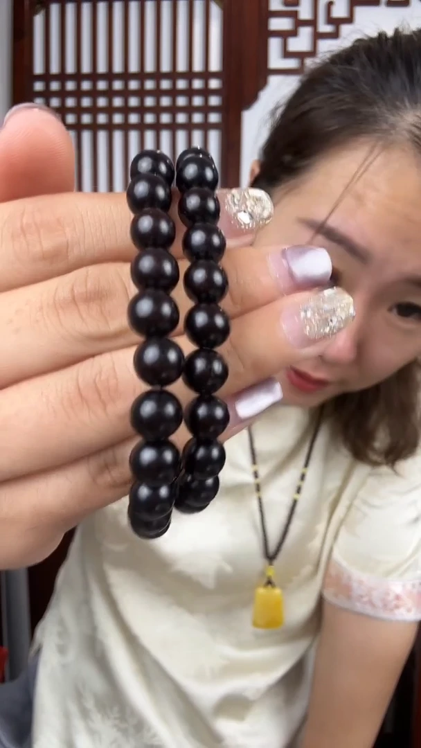 檀香紫檀（小叶紫檀）小叶紫檀卡0.8单圈手串