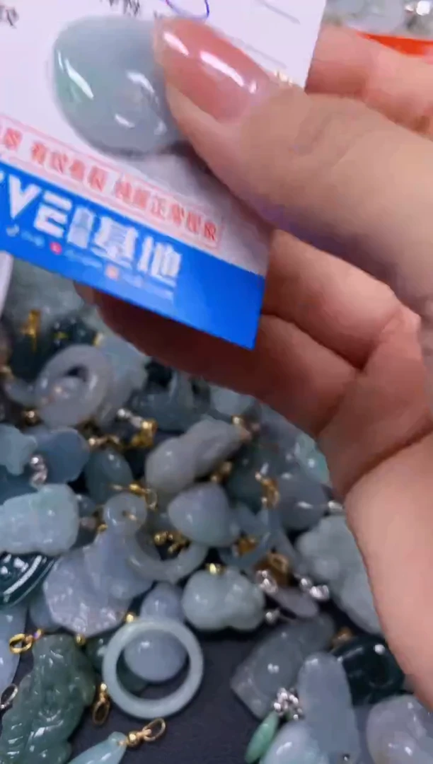 吊坠(不含链)未镶嵌翡翠6068