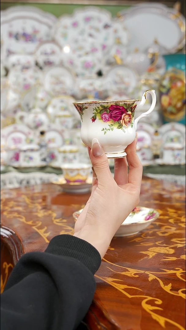 瓷婷婷中古瓷器如图所示32