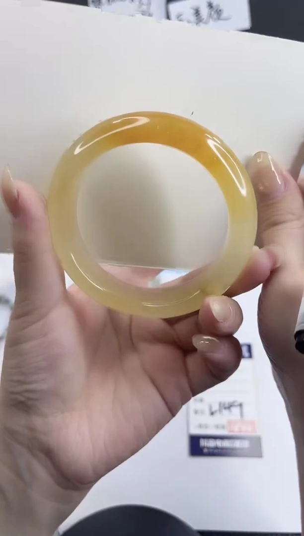 未镶嵌手镯石英质玉L149-58