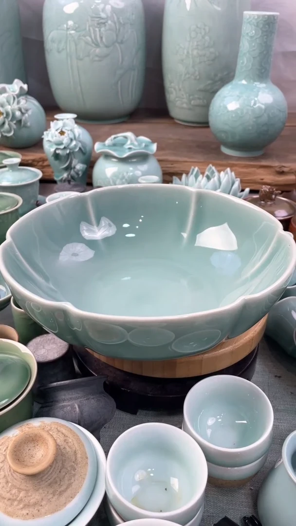 【闪购商品】特价 微瑕 慧仙青瓷 汤碗