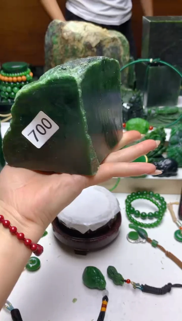 未镶嵌和田玉（碧玉）珠宝半成品1