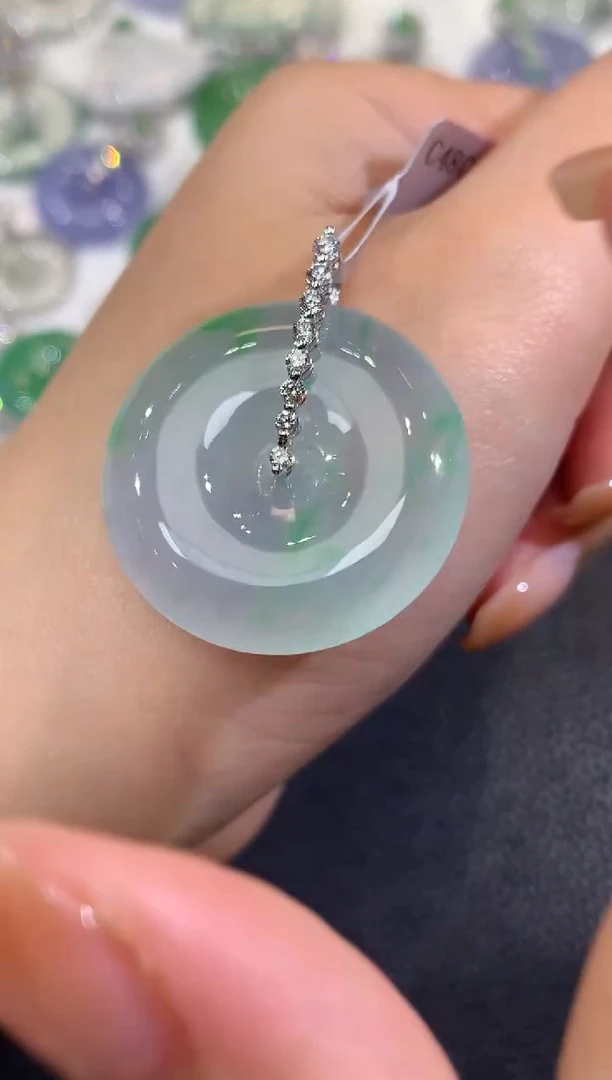 吊坠(不含链)18K金镶嵌翡翠A64